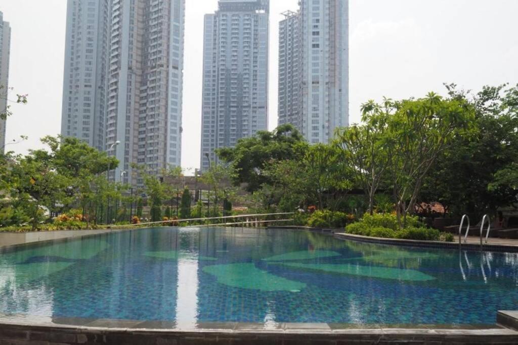 1 Bedroom Apartment Near Central Park Mall Jakarta Kültér fotó