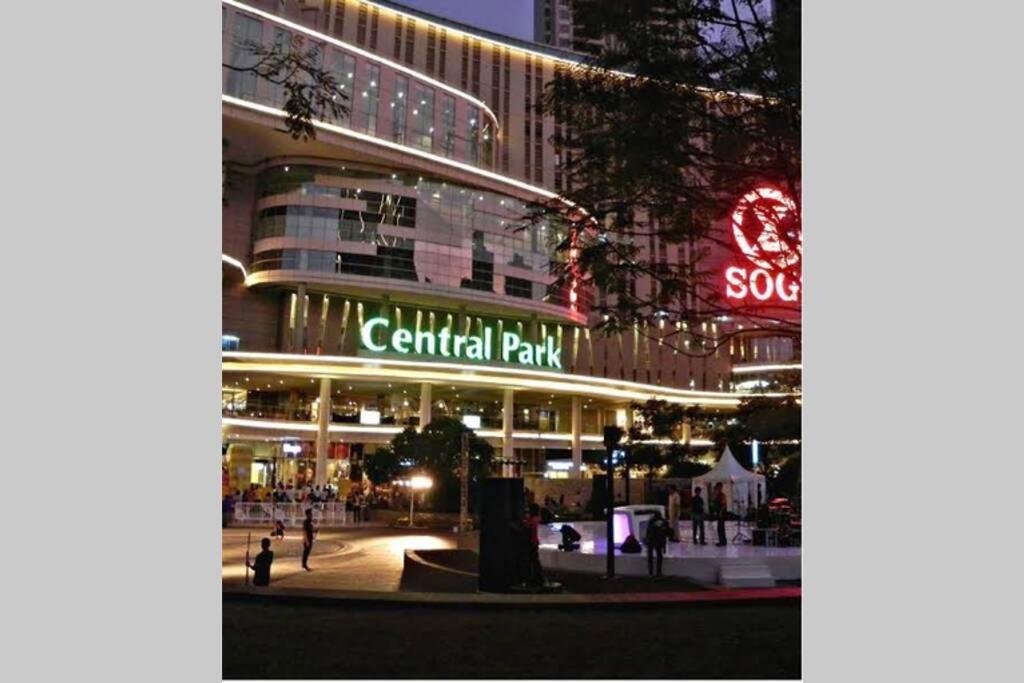 1 Bedroom Apartment Near Central Park Mall Jakarta Kültér fotó