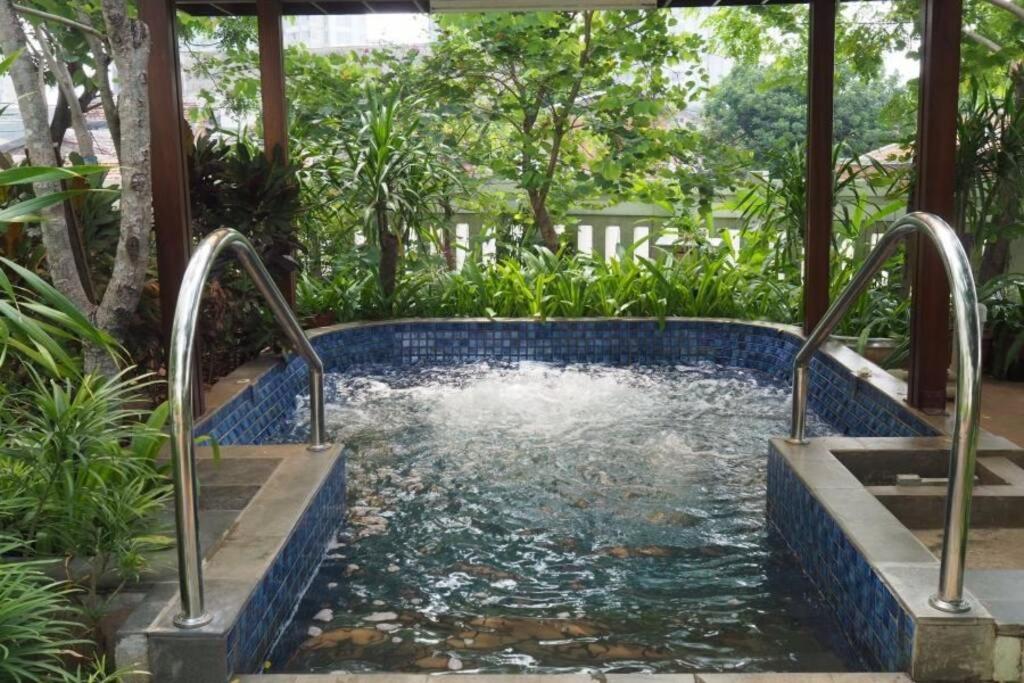 1 Bedroom Apartment Near Central Park Mall Jakarta Kültér fotó